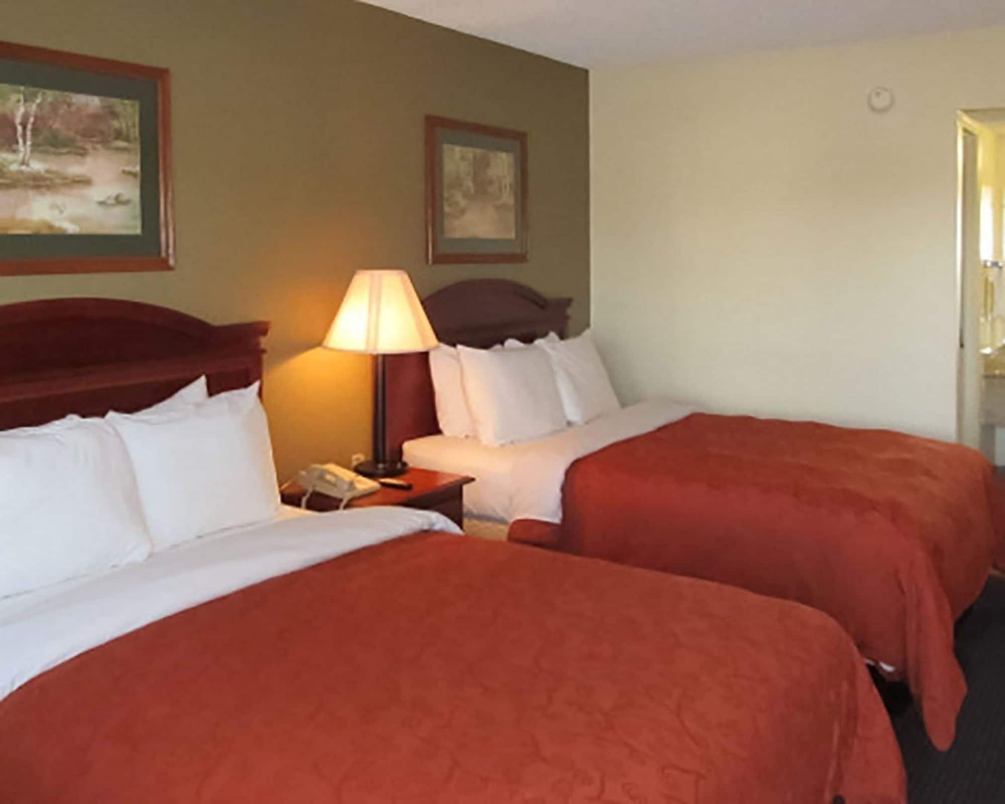 Rodeway Inn Walterboro I-95 Exterior photo